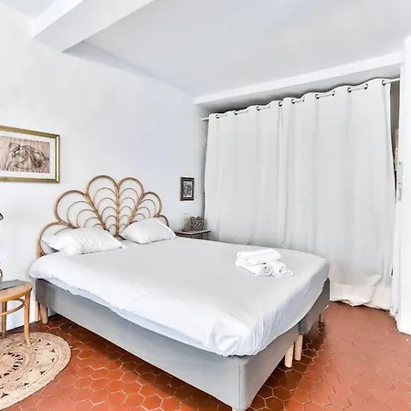 Dans Le Quartier Du Panier Apartment *